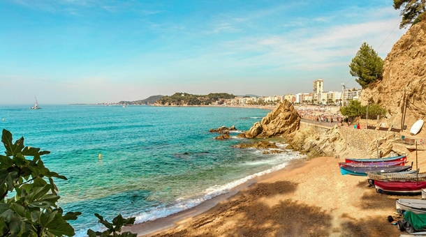 Csúcs nyaralás Costa Braván!