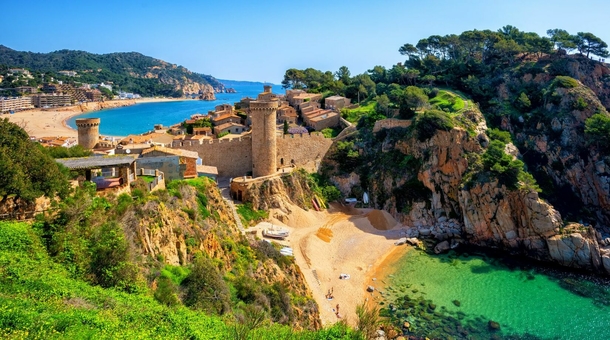 Csúcs nyaralás Costa Braván!