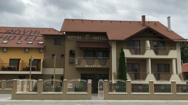 Royal Hotel***