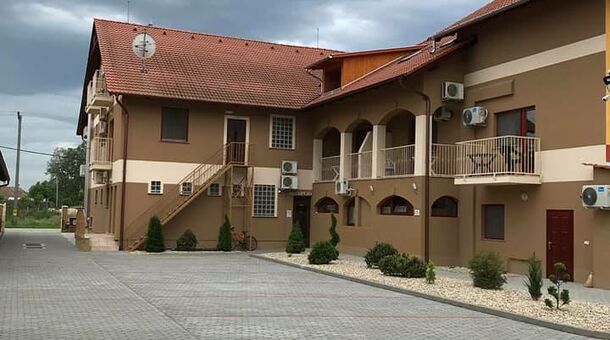 Royal Hotel***