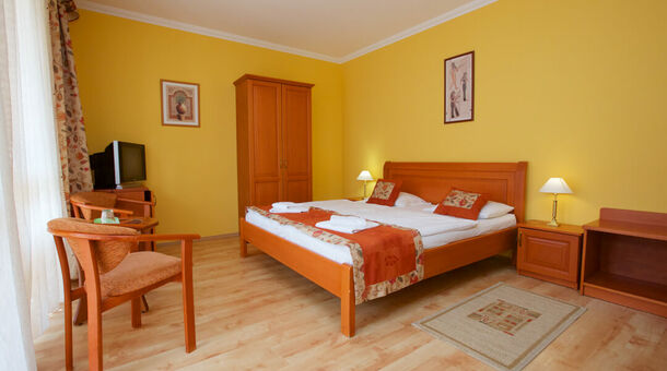 Hotel Járja***