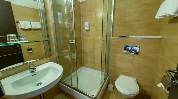 CE Plaza Hotel****