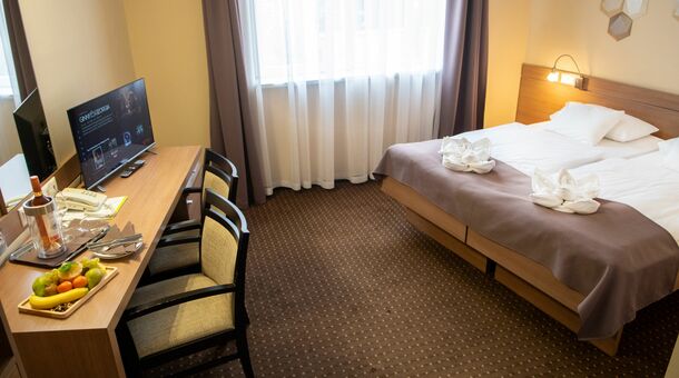 CE Plaza Hotel****