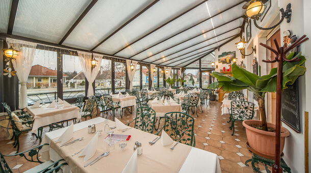 Hotel Piroska****