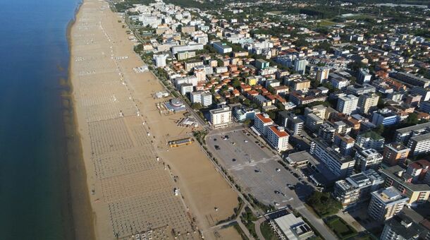 Nyári fürdőzés Bibione tengerpartján!
