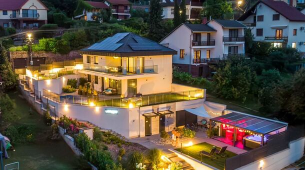 Lake Spirit Boutique Apartments