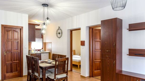 Cherry Apartmanház