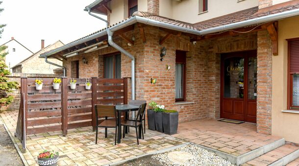 Cherry Apartmanház