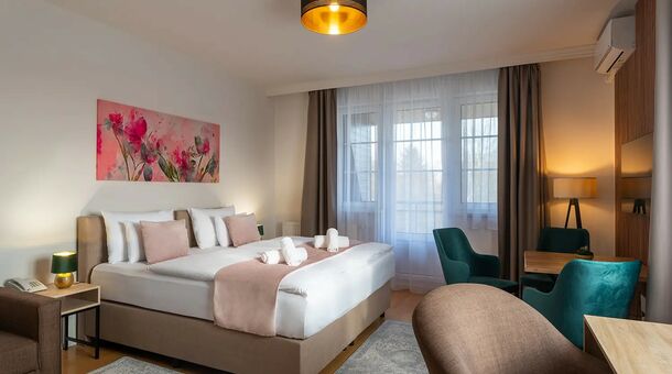 Holdvirág Hotel