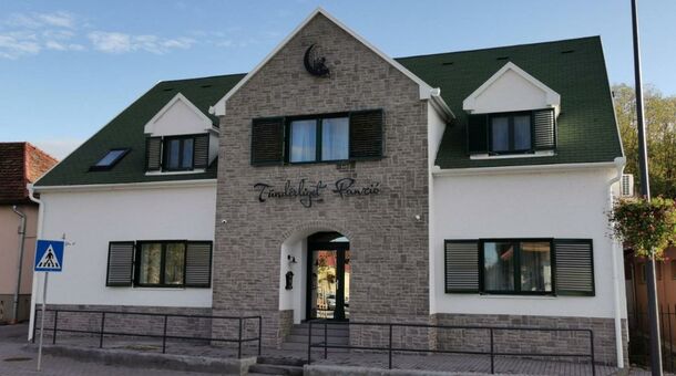 Tündérliget Panzió