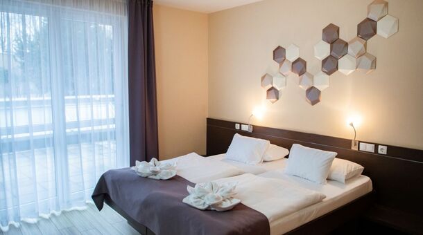 CE Plaza Hotel****