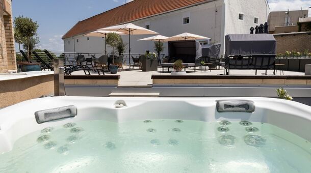 CE Plaza Hotel****
