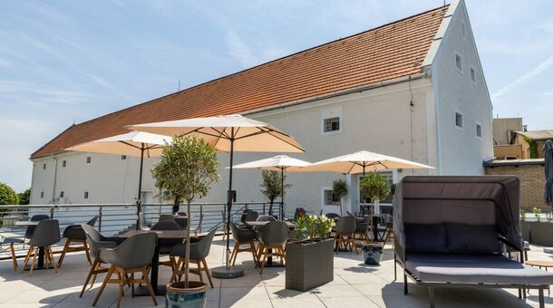 CE Plaza Hotel****