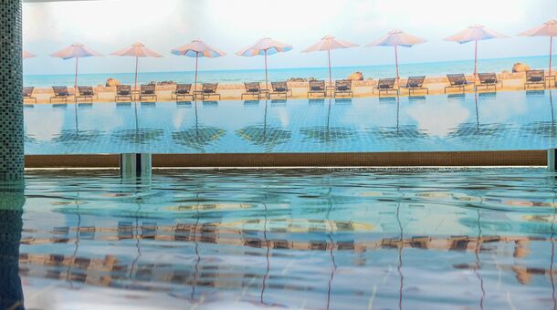 CE Plaza Hotel****