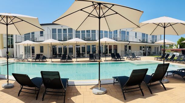 CE Plaza Hotel****