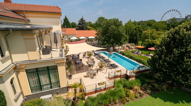 Elizabeth Hotel****