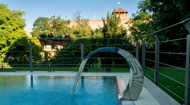 Elizabeth Hotel****