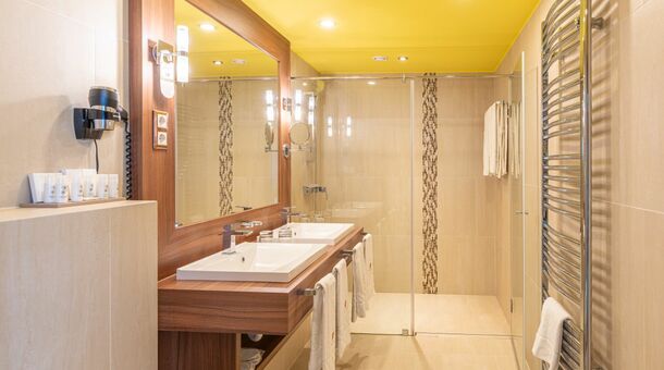 Castellum Hotel Hollókő****