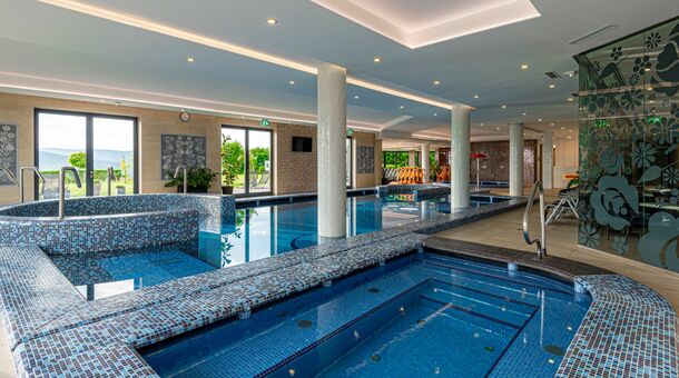 Castellum Hotel Hollókő****