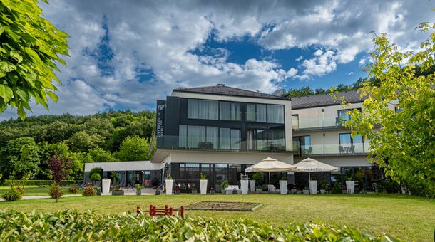 Castellum Hotel Hollókő****