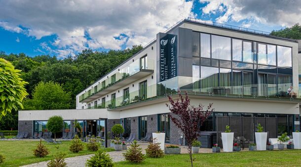 Castellum Hotel Hollókő****