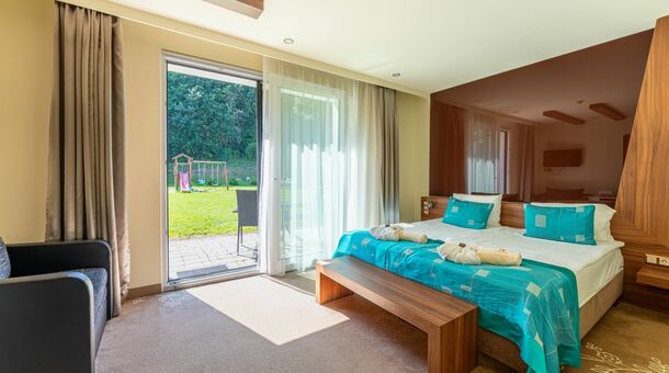 Castellum Hotel Hollókő****