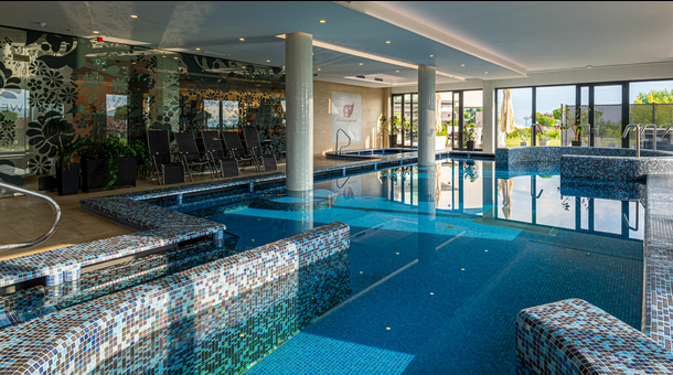 Castellum Hotel Hollókő****