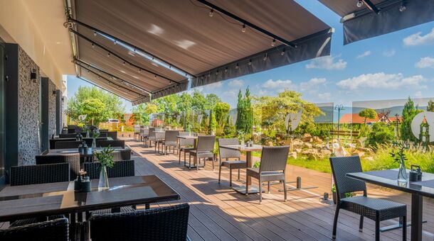 Castellum Hotel Hollókő****