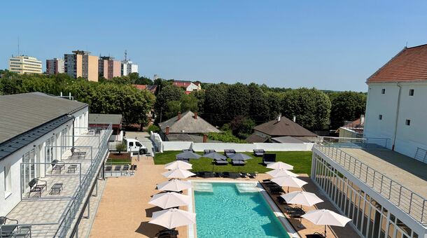 CE Plaza Hotel****