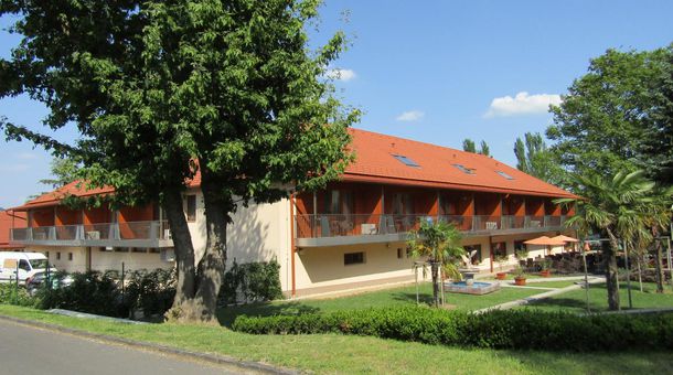 Hotel Halászkert