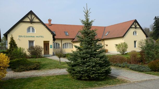 Festetich Kastélyszálló és Zsuzsanna Hotel