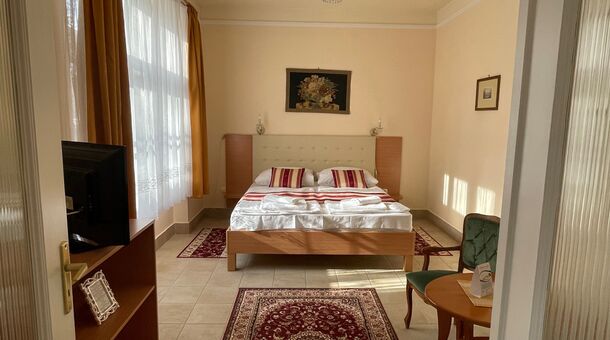 Festetich Kastélyszálló és Zsuzsanna Hotel
