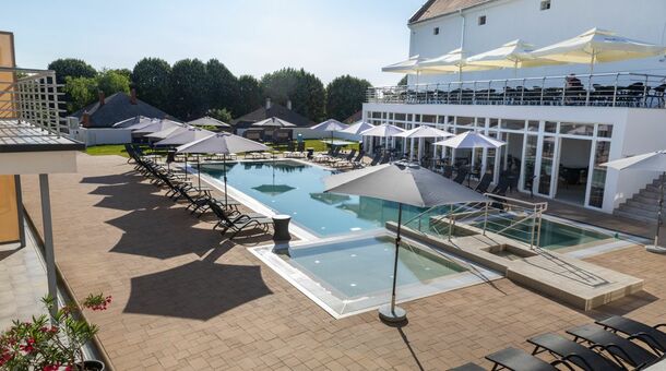 CE Plaza Hotel****
