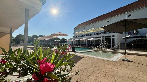 CE Plaza Hotel****