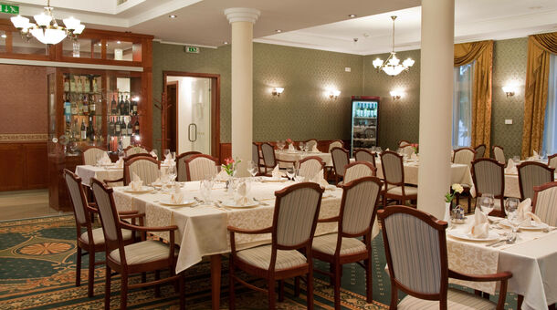 Elizabeth Hotel****