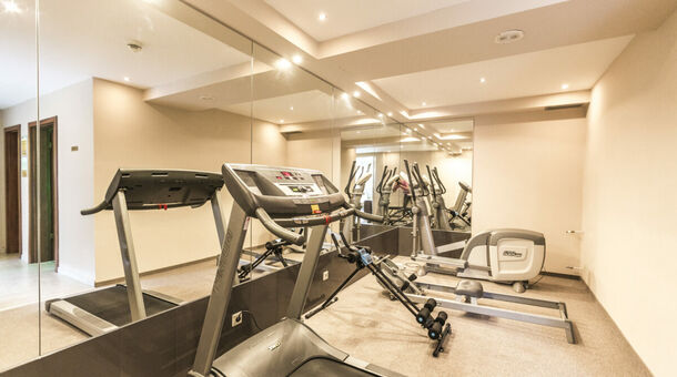 Elizabeth Hotel****