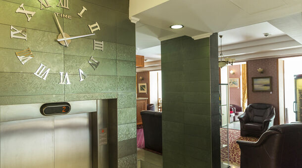 Elizabeth Hotel****