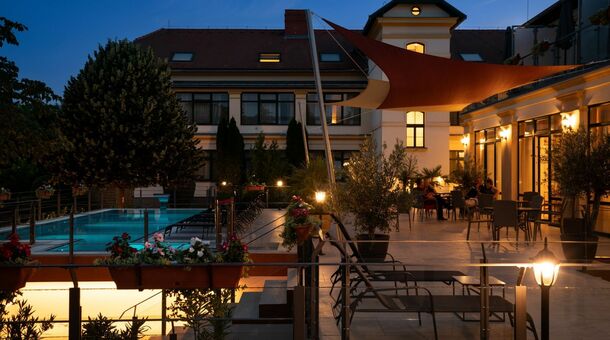Elizabeth Hotel****