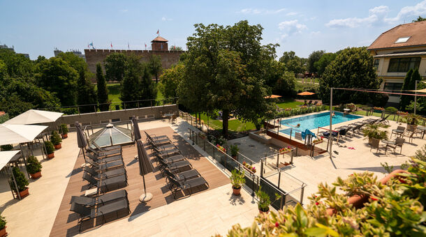 Elizabeth Hotel****