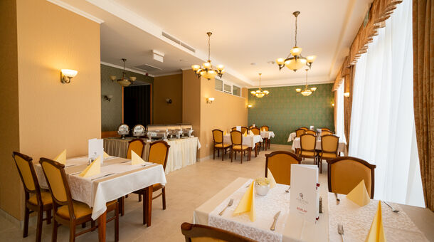 Elizabeth Hotel****