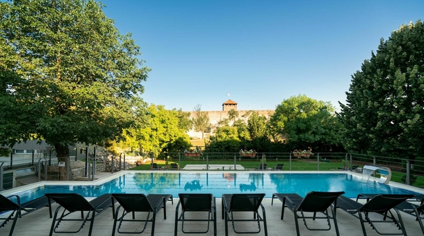 Elizabeth Hotel****