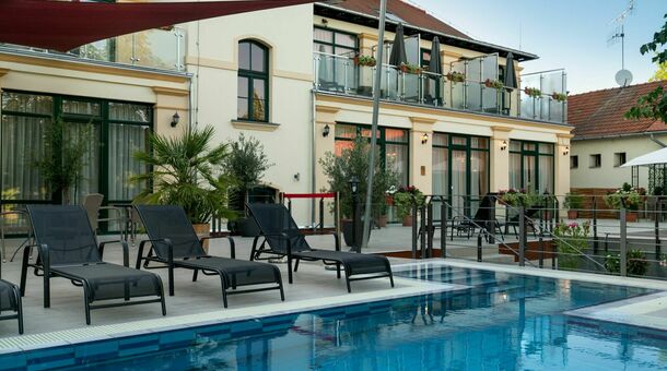 Elizabeth Hotel****