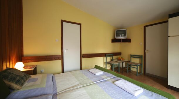 Hotel*** Melis
