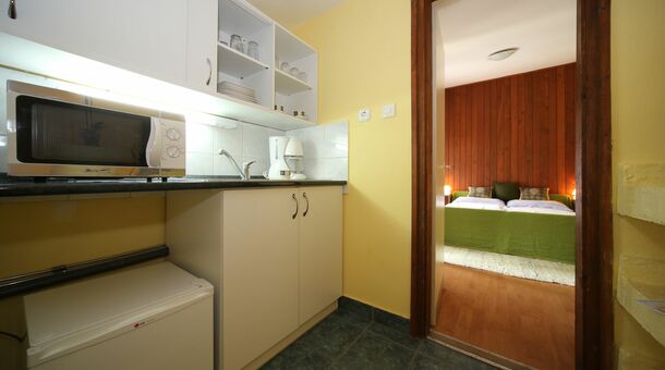 Hotel*** Melis