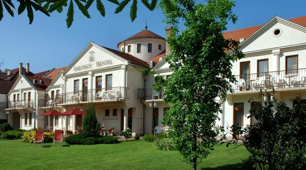Ametiszt Hotel