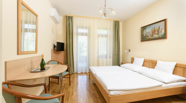 Ametiszt Hotel