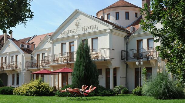 Ametiszt Hotel