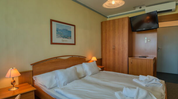 Világos Hotel