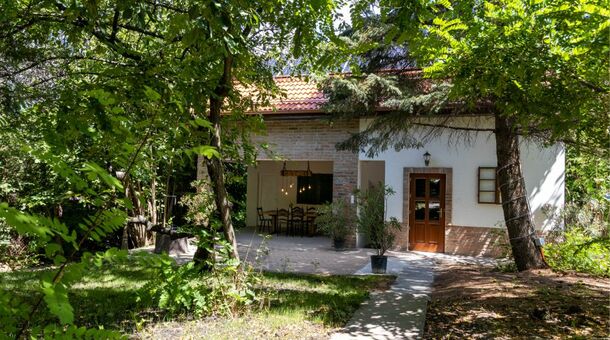 Eger Cottages