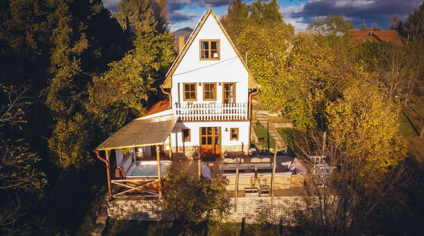 Eger Cottages